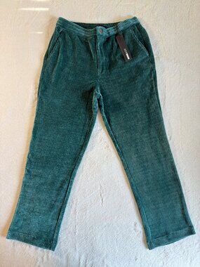 Fashion Nova Straight Ashwood Cord Pant – Size L – Hunter Green – New. ITEM2647